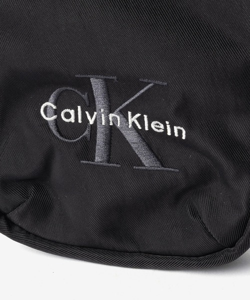 ECHELLE Liberte(エシェルリベルテ)の「Calvin Klein カルバンクライン BOLD LOGO NYLON SLIM REPORTER ショルダーバッグ(ショルダーバッグ・メンズ・ブラック・FREE)」の7枚目の写真