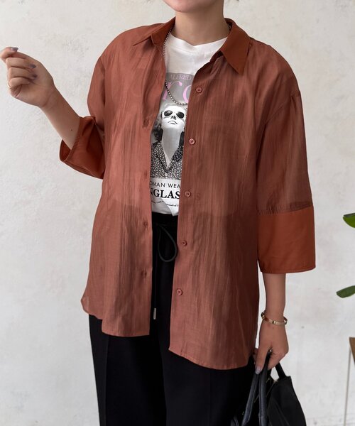Chez toi(シェトワ)の「シアー切替シャツ(シャツ/ブラウス・レディース・オフホワイト/オレンジ/ブラック/ブルー・FREE)」の4枚目の写真