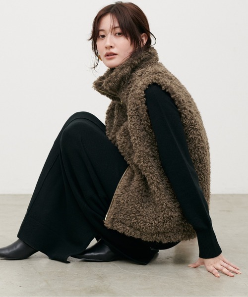 LARUTA(ラルータ)の「【LARUTA】ボアベスト×ニットワンピースセット(ワンピース・レディース・ブラック/モカ/ブラウン・LARGE/MEDIUM)」の1枚目の写真