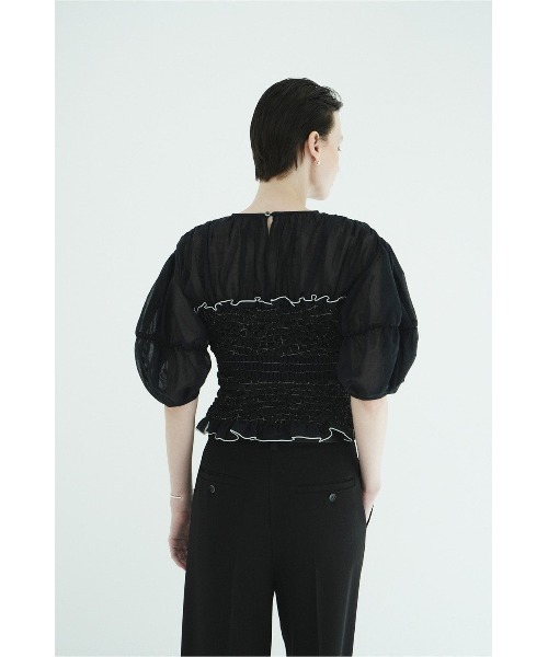 CLANE(クラネ)の「COLOR STITCHED SHIRRING TOPS 11122-4263(Tシャツ/カットソー・レディース・ブラック/オフホワイト・1/2)」の6枚目の写真