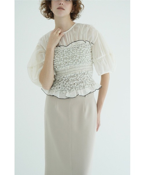 CLANE(クラネ)の「COLOR STITCHED SHIRRING TOPS 11122-4263(Tシャツ/カットソー・レディース・ブラック/オフホワイト・1/2)」の11枚目の写真