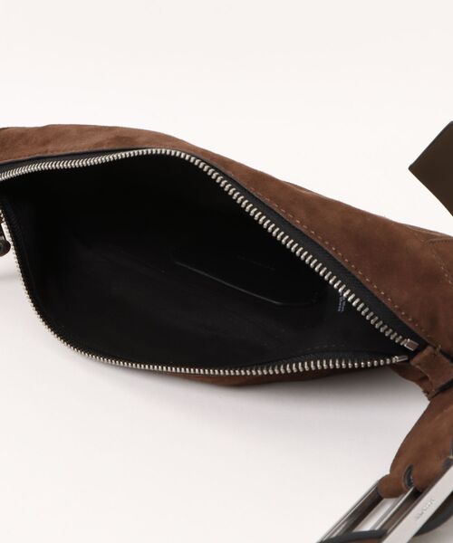 ALLSAINTS(オールセインツ)の「LUNA SUEDE CROSSBODY | LUNA スエード クロスボディ(ショルダーバッグ・レディース・ブラウン系その他・ONE SIZE)」の9枚目の写真