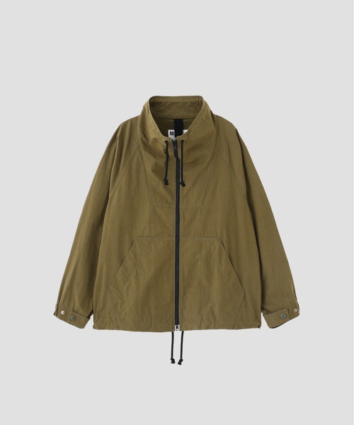 MHL.(エムエイチエル)の「COTTON NYLON PLAINWEAVE(ブルゾン・レディース・ダークグレー/カーキ・1/2)」の8枚目の写真