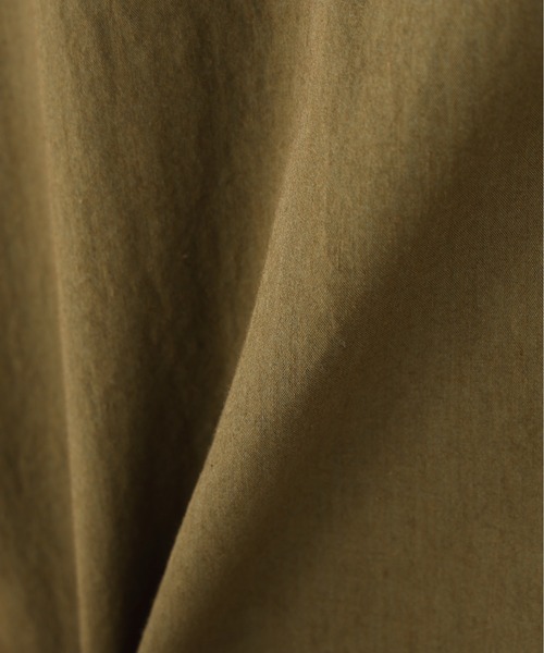 MHL.(エムエイチエル)の「COTTON NYLON PLAINWEAVE(ブルゾン・レディース・ダークグレー/カーキ・1/2)」の12枚目の写真