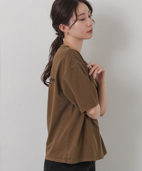Gready Brilliant（グレディブリリアン）の「刺繍ロゴピグメントカットソー（Tシャツ/カットソー・レディース・オフホワイト/ブラウン・38）」の10枚目の写真