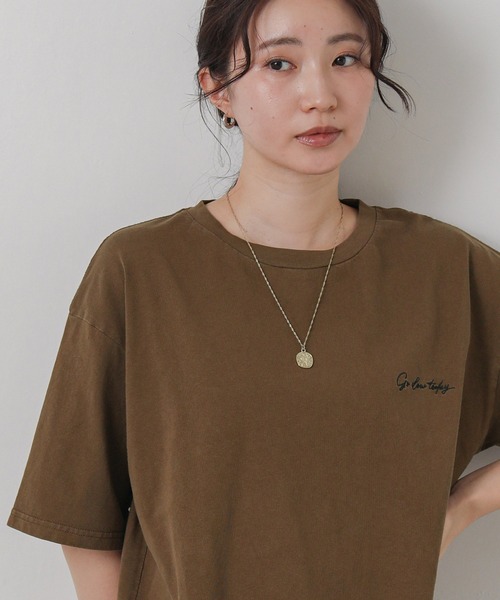 Gready Brilliant（グレディブリリアン）の「刺繍ロゴピグメントカットソー（Tシャツ/カットソー・レディース・オフホワイト/ブラウン・38）」の13枚目の写真