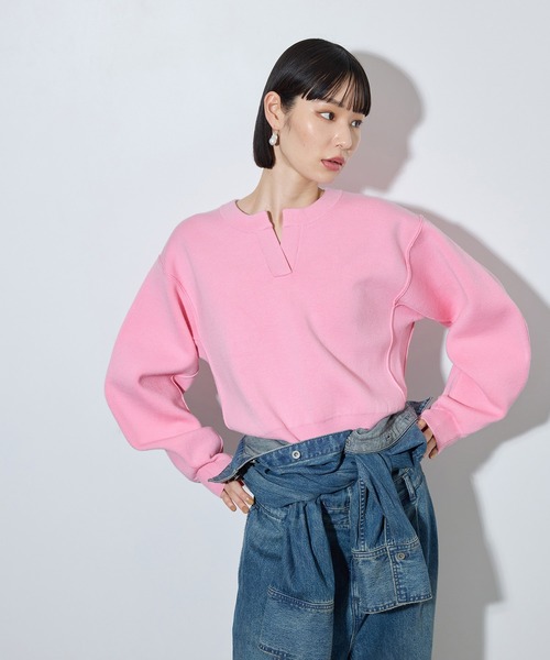 ADAM ET ROPE'（アダムエロペ）の「【サステナブル】バックロゴスウェットニット（スウェット・レディース・チャコールグレー/ピンク/キャメル・FREE）」の20枚目の写真