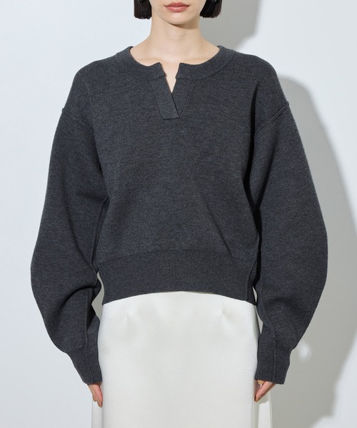 ADAM ET ROPE'（アダムエロペ）の「【サステナブル】バックロゴスウェットニット（スウェット・レディース・チャコールグレー/ピンク/キャメル・FREE）」の15枚目の写真