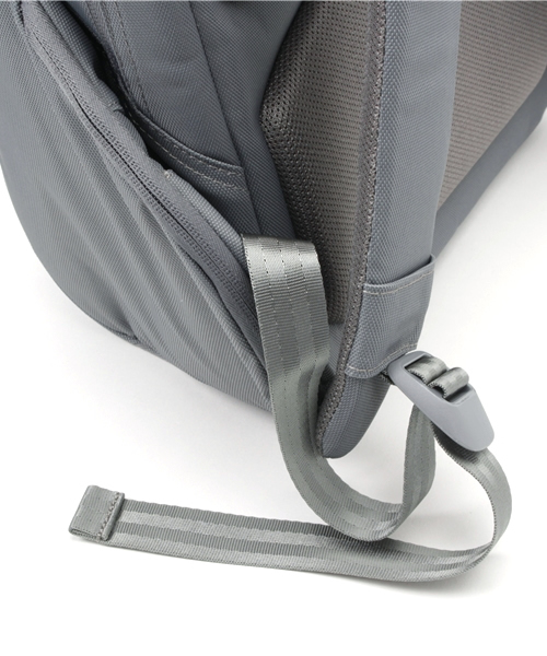 incase(インケース)の「※入荷禁止※CL55536 Icon Slim Pack Nylon(バックパック/リュック・メンズ・グレー・ONE SIZE)」の6枚目の写真