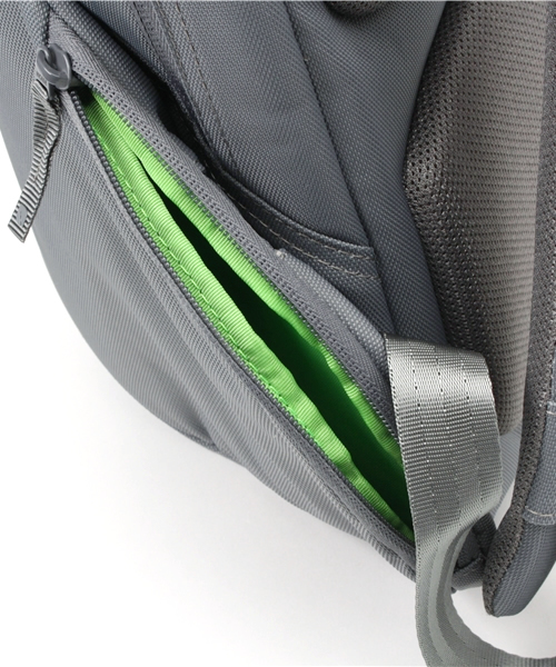 incase(インケース)の「※入荷禁止※CL55536 Icon Slim Pack Nylon(バックパック/リュック・メンズ・グレー・ONE SIZE)」の7枚目の写真