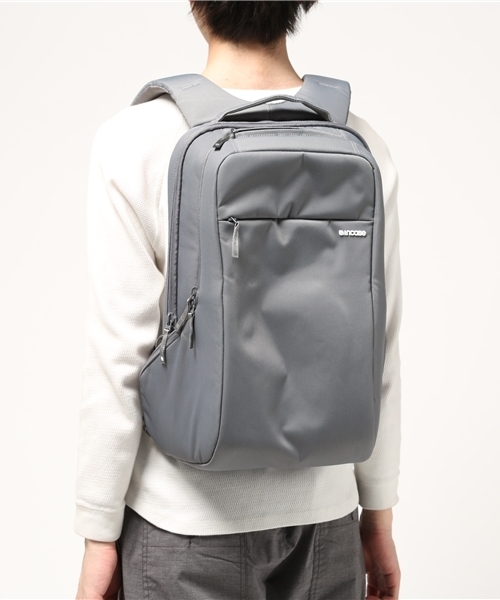 incase(インケース)の「※入荷禁止※CL55536 Icon Slim Pack Nylon(バックパック/リュック・メンズ・グレー・ONE SIZE)」の3枚目の写真