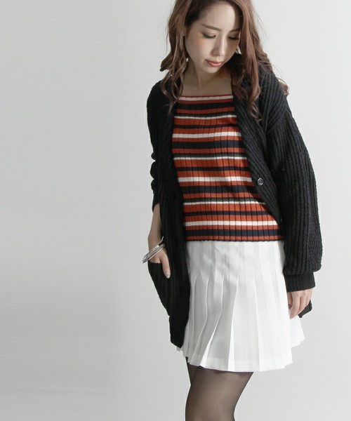 WEGO（ウィゴー）の「WEGO/無地プリーツミニスカート（スカート・レディース・ブラック/ライトピンク/ライトイエロー/ホワイト/レッド/ネイビー/グレー・FREE）」の2枚目の写真