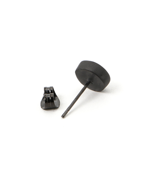 Vaya Con Dios（ヴァヤコンディオス）の「【VayaConDios/ ヴァヤコンディオス】ステンレス製サークルスタッドピアス[片耳用]（ピアス（片耳用）・メンズ・ゴールド/シルバー/ブラック/ピンクゴールド・FREE）」の5枚目の写真