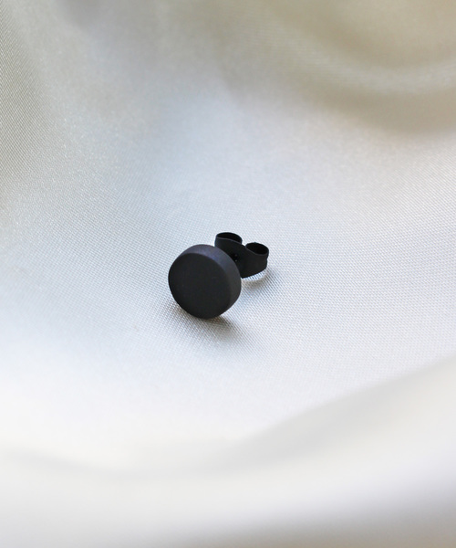 Vaya Con Dios（ヴァヤコンディオス）の「【VayaConDios/ ヴァヤコンディオス】ステンレス製サークルスタッドピアス[片耳用]（ピアス（片耳用）・メンズ・ゴールド/シルバー/ブラック/ピンクゴールド・FREE）」の20枚目の写真