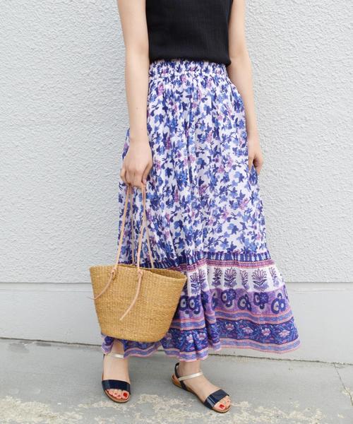 Khaju(カージュ)の「Khaju:プリントスカート◇(スカート・レディース・イエロー/パープル・ONE SIZE)」の2枚目の写真