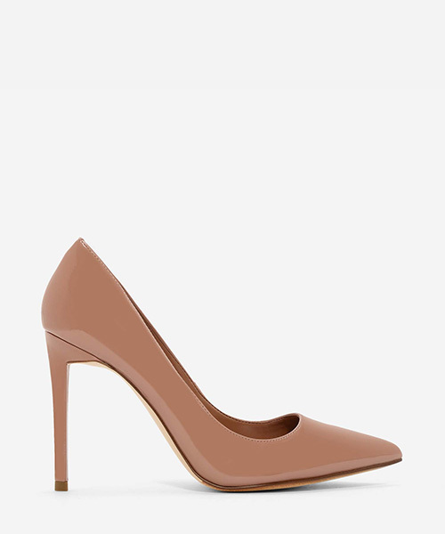 CHARLES & KEITH(チャールズ & キース)の「パテントポインテッドパンプス / PATENT POINTED PUMPS(パンプス・レディース・ブラック/ブラウン系その他/レッド・22cm/23cm/24cm/25cm/23.5cm/24.5cm/22.5cm/26.5cm)」の2枚目の写真