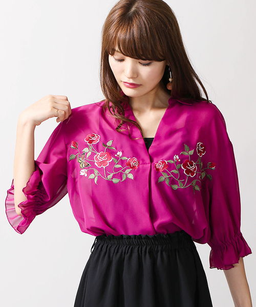 WEGO(ウィゴー)の「WEGO/フラワー刺繍スキッパーシャツ(シャツ/ブラウス・レディース・ダークグリーン/ホワイト/ピンク系その他・FREE)」の3枚目の写真