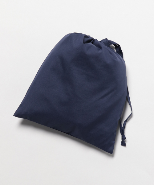 FABHUG （ファブハグ）の「無地レインコート　＃巾着付き（レインコート/ポンチョ・キッズ・ネイビー/イエロー・110cm/120cm/130cm/140cm/150cm）」の3枚目の写真