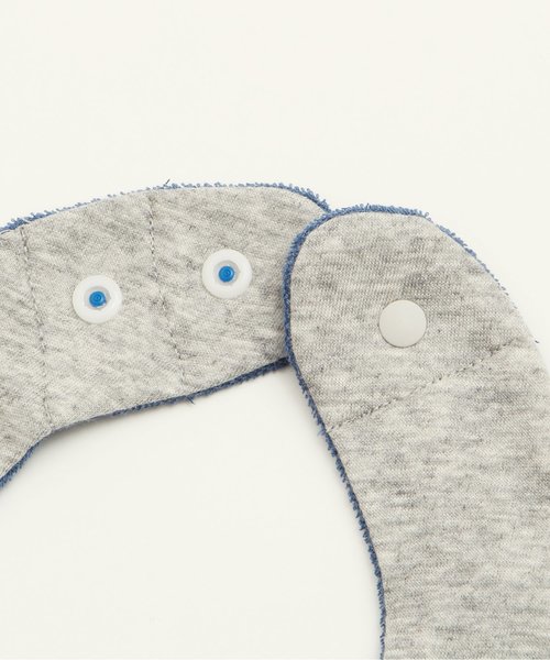 apres les cours（アプレレクール）の「花柄スタイ（スタイ/よだれかけ・キッズ・グレー/レッド・90）」の5枚目の写真