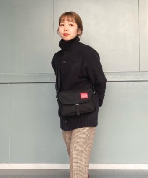 Manhattan Portage(マンハッタンポーテージ)の「Far Rockaway Bag -ファーロッカウェイバッグ-(ショルダーバッグ・メンズ・ブラック/ネイビー/ウッドランド/ダークネイビー・X-SMALL)」の7枚目の写真