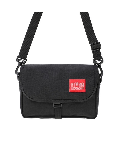 Manhattan Portage(マンハッタンポーテージ)の「Far Rockaway Bag -ファーロッカウェイバッグ-(ショルダーバッグ・メンズ・ブラック/ネイビー/ウッドランド/ダークネイビー・X-SMALL)」の12枚目の写真