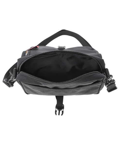 Manhattan Portage(マンハッタンポーテージ)の「Far Rockaway Bag -ファーロッカウェイバッグ-(ショルダーバッグ・メンズ・ブラック/ネイビー/ウッドランド/ダークネイビー・X-SMALL)」の18枚目の写真