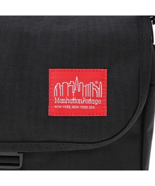 Manhattan Portage(マンハッタンポーテージ)の「Far Rockaway Bag -ファーロッカウェイバッグ-(ショルダーバッグ・メンズ・ブラック/ネイビー/ウッドランド/ダークネイビー・X-SMALL)」の19枚目の写真