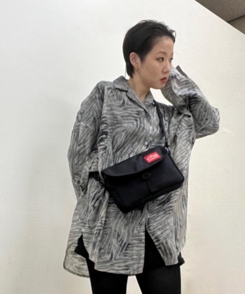 Manhattan Portage(マンハッタンポーテージ)の「Far Rockaway Bag -ファーロッカウェイバッグ-(ショルダーバッグ・メンズ・ブラック/ネイビー/ウッドランド/ダークネイビー・X-SMALL)」の20枚目の写真