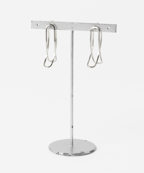 TONE SELECT GOODS（トーンセレクトグッズ）の「【925 SILVER ACC】ロングオーバルピアスSV925(OG)（ピアス（両耳用）・レディース・シルバー/ゴールド・FREE）」の2枚目の写真