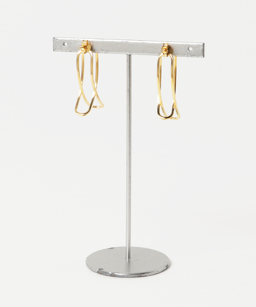 TONE SELECT GOODS（トーンセレクトグッズ）の「【925 SILVER ACC】ロングオーバルピアスSV925(OG)（ピアス（両耳用）・レディース・シルバー/ゴールド・FREE）」の3枚目の写真