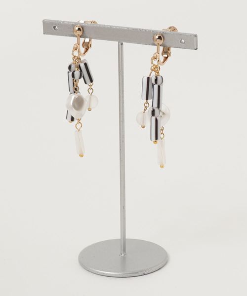 TONE SELECT GOODS(トーンセレクトグッズ)の「【tschuss(チュース)】Polly (ポリー) イヤリング(イヤリング・レディース・ブラック/イエロー/レッド/オレンジ/ブルー/グリーン・FREE)」の2枚目の写真