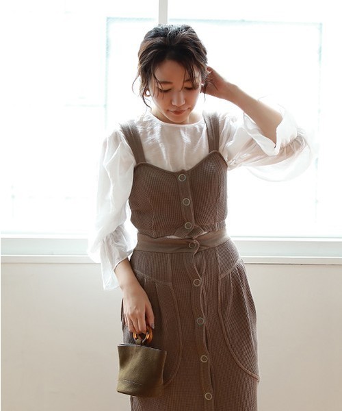 TODAYFUL（トゥデイフル）の「ワッフルボタンビスチェ（その他トップス・レディース・キナリ/ベージュ/チャコールグレー・FREE）」の11枚目の写真
