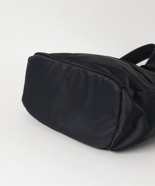 HUNTER(ハンター)の「HUNTER / ハンター オリジナル ナイロン スモール バックパック ORIGINAL NYLON BACKPACK SMALL UBB5028KBM HTJ(バックパック/リュック・レディース・ブラック/オリーブドラブ/ブルー/レッド/ピンク/ネイビー・FREE)」の9枚目の写真