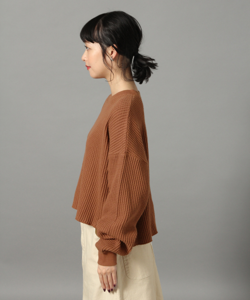 LOWRYS FARM(ローリーズファーム)の「オニワッフルショートプルオーバー 826010(Tシャツ/カットソー・レディース・オフホワイト/ブラック/ブラウン/ブルー・FREE)」の6枚目の写真