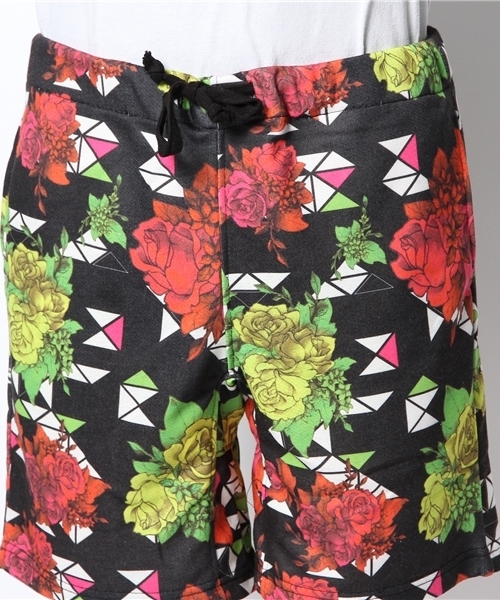 WEGO（ウィゴー）の「WEGO/ジオメトリックフラワーショーツ（その他パンツ・メンズ・ホワイト/ブラック・LARGE/MEDIUM）」の7枚目の写真