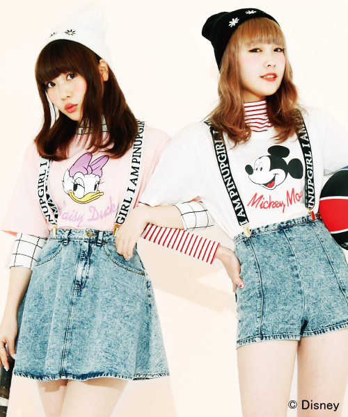 WEGO（ウィゴー）の「WEGO/ディズニーキャラクターTシャツ（Tシャツ/カットソー・レディース・オフホワイト/ネイビー/ライトイエロー/ライトピンク・FREE）」の2枚目の写真