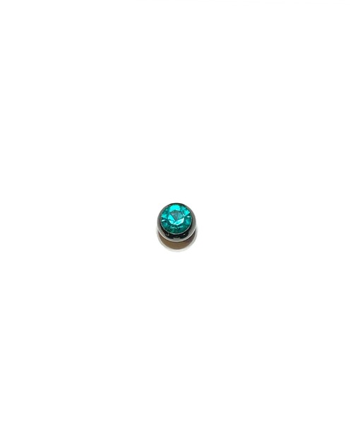 MORPH（モルフ）の「MORPH モルフ スワロフスキーボディピアスキャッチ 16ゲージ 6mm BLACK（ピアス（片耳用）・メンズ・エメラルド/スカイブルー/バイオレット/ローズ/クリア/レインボー/ブラック/ライトピンク/ライトグリーン/ブルー/ラベンダー/レッド・6）」の4枚目の写真