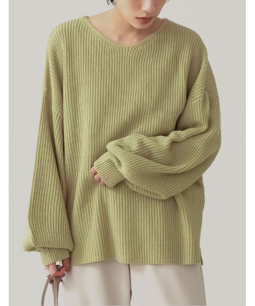 Re:EDIT（リエディ）の「選べるVネックorタートルネックぽわん袖畦編みニットトップス（ニット/セーター・レディース・ブラック/ベージュ/グレー/ピンク/グリーン/アイボリー/モカ/ライム/ブルー/パープル系その他/グリーン系その他・BM/AL/AM/BL）」の8枚目の写真