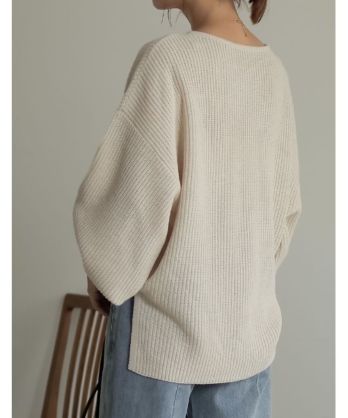 Re:EDIT（リエディ）の「選べるVネックorタートルネックぽわん袖畦編みニットトップス（ニット/セーター・レディース・ブラック/ベージュ/グレー/ピンク/グリーン/アイボリー/モカ/ライム/ブルー/パープル系その他/グリーン系その他・BM/AL/AM/BL）」の14枚目の写真