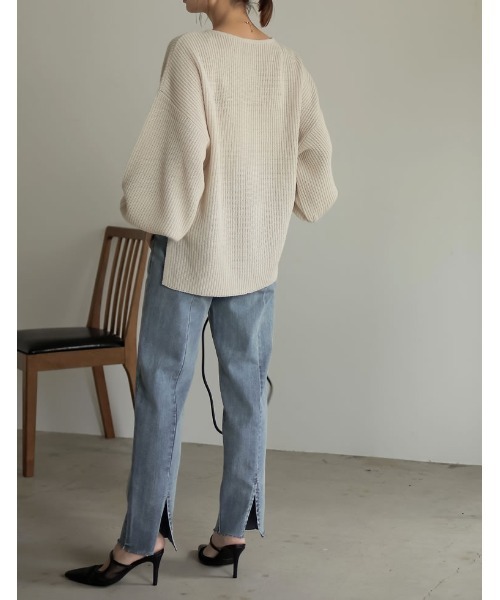 Re:EDIT（リエディ）の「選べるVネックorタートルネックぽわん袖畦編みニットトップス（ニット/セーター・レディース・ブラック/ベージュ/グレー/ピンク/グリーン/アイボリー/モカ/ライム/ブルー/パープル系その他/グリーン系その他・BM/AL/AM/BL）」の15枚目の写真