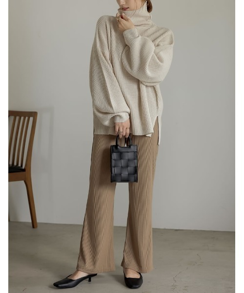 Re:EDIT（リエディ）の「選べるVネックorタートルネックぽわん袖畦編みニットトップス（ニット/セーター・レディース・ブラック/ベージュ/グレー/ピンク/グリーン/アイボリー/モカ/ライム/ブルー/パープル系その他/グリーン系その他・BM/AL/AM/BL）」の17枚目の写真