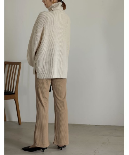 Re:EDIT（リエディ）の「選べるVネックorタートルネックぽわん袖畦編みニットトップス（ニット/セーター・レディース・ブラック/ベージュ/グレー/ピンク/グリーン/アイボリー/モカ/ライム/ブルー/パープル系その他/グリーン系その他・BM/AL/AM/BL）」の19枚目の写真