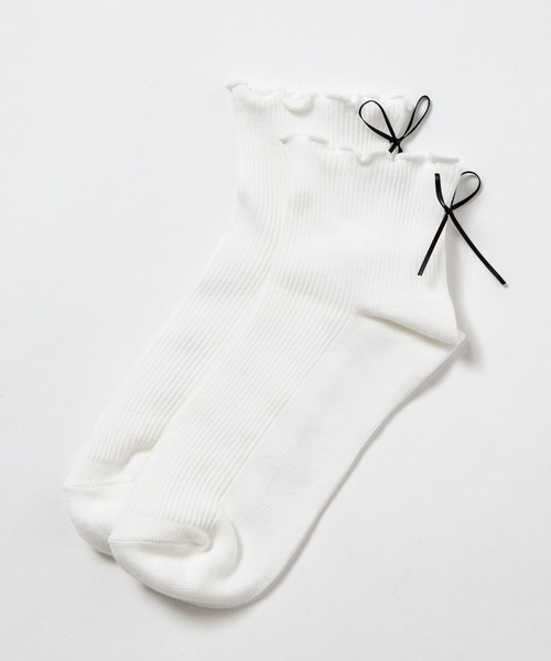 WEGO（ウィゴー）の「WEGO/細リボン付きソックス（ソックス/靴下・レディース・ホワイト/ライトグレー/ブラック/ブラウン/ブルー/ライトブラウン/ワイン・FREE）」の2枚目の写真