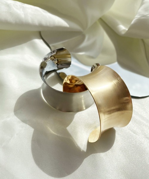 kutir（クティール）の「アソートワイドバングル（バングル/リストバンド・レディース・シルバー系その他2/ゴールド系その他2/シルバー/ゴールド・FREE）」の8枚目の写真