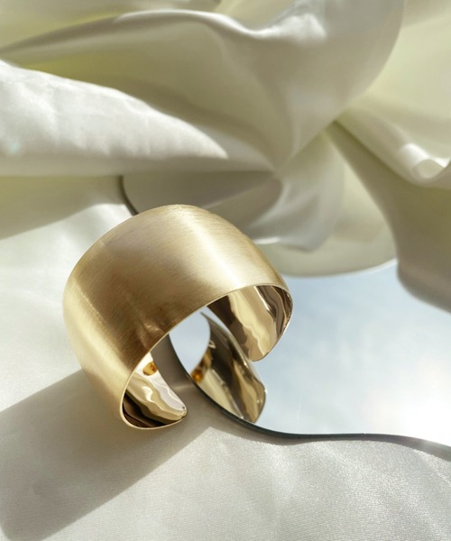 kutir（クティール）の「アソートワイドバングル（バングル/リストバンド・レディース・シルバー系その他2/ゴールド系その他2/シルバー/ゴールド・FREE）」の7枚目の写真