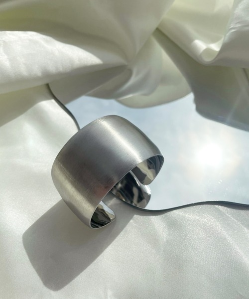 kutir（クティール）の「アソートワイドバングル（バングル/リストバンド・レディース・シルバー系その他2/ゴールド系その他2/シルバー/ゴールド・FREE）」の6枚目の写真