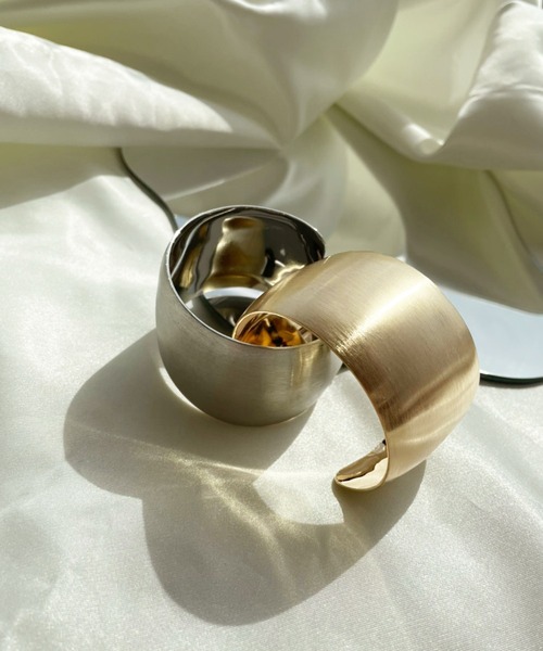 kutir（クティール）の「アソートワイドバングル（バングル/リストバンド・レディース・シルバー系その他2/ゴールド系その他2/シルバー/ゴールド・FREE）」の5枚目の写真