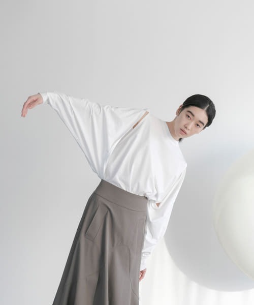 LAATO（ラート）の「DOLMAN SLIT LONG T-SHIRTS（Tシャツ/カットソー・レディース・ホワイト/ブラック・FREE）」の2枚目の写真