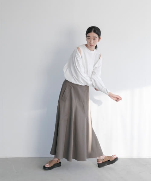 LAATO（ラート）の「DOLMAN SLIT LONG T-SHIRTS（Tシャツ/カットソー・レディース・ホワイト/ブラック・FREE）」の21枚目の写真