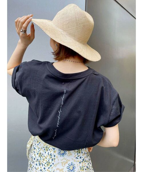Ungrid(アングリッド)の「メッセージロゴデザインTee(Tシャツ/カットソー・レディース・ブラック/オフホワイト/サーモンピンク・FREE)」の11枚目の写真